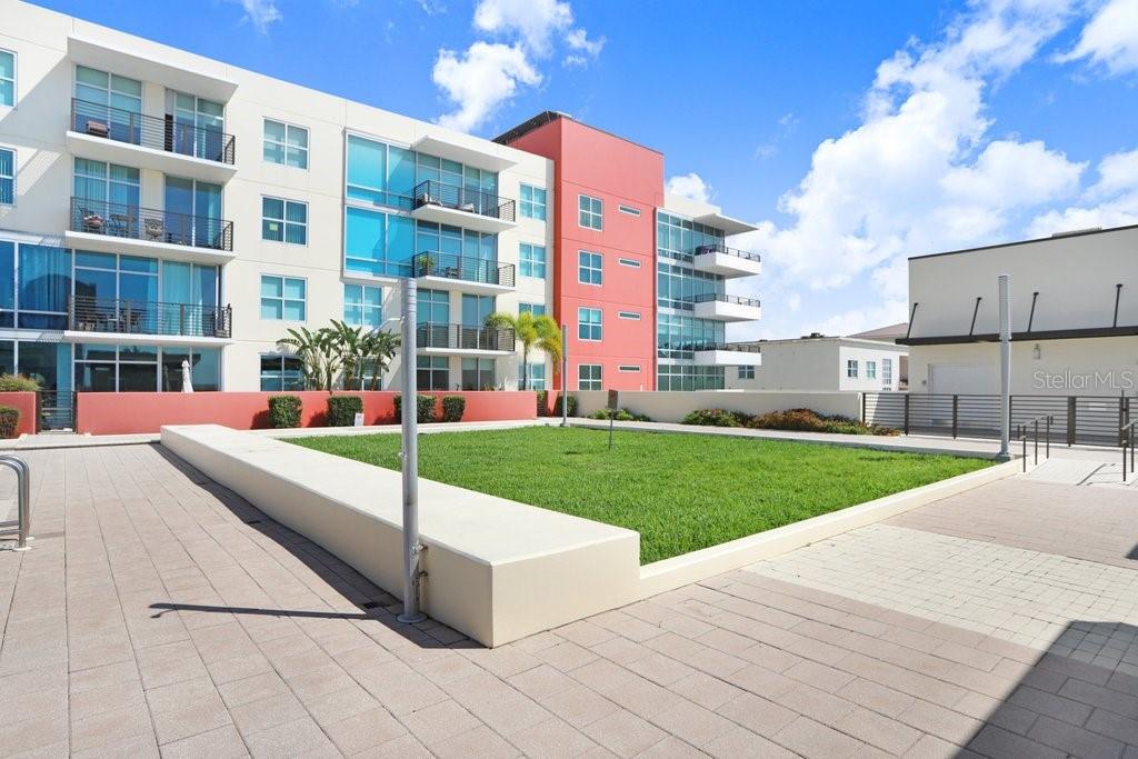 1120 E KENNEDY BLVD #1020
