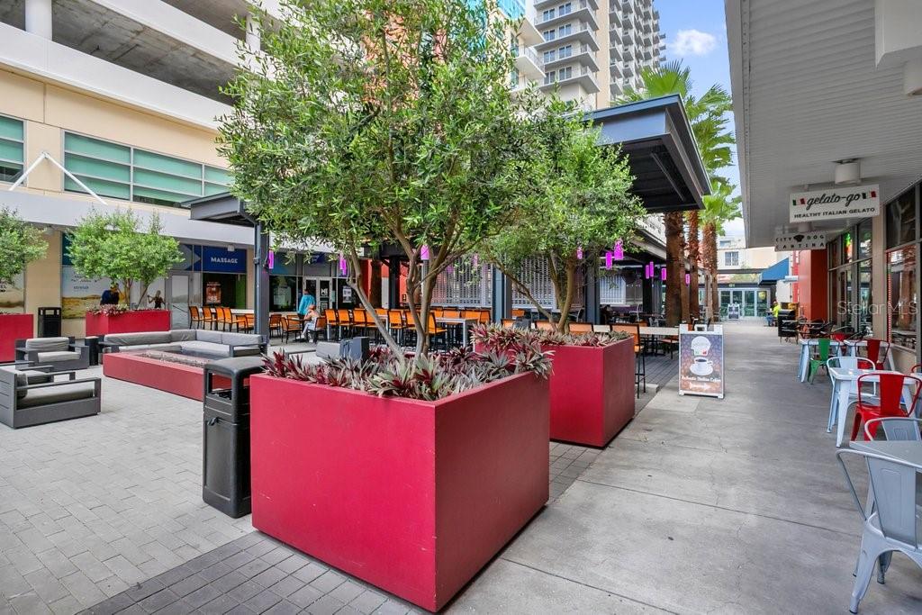 1120 E KENNEDY BLVD #1020