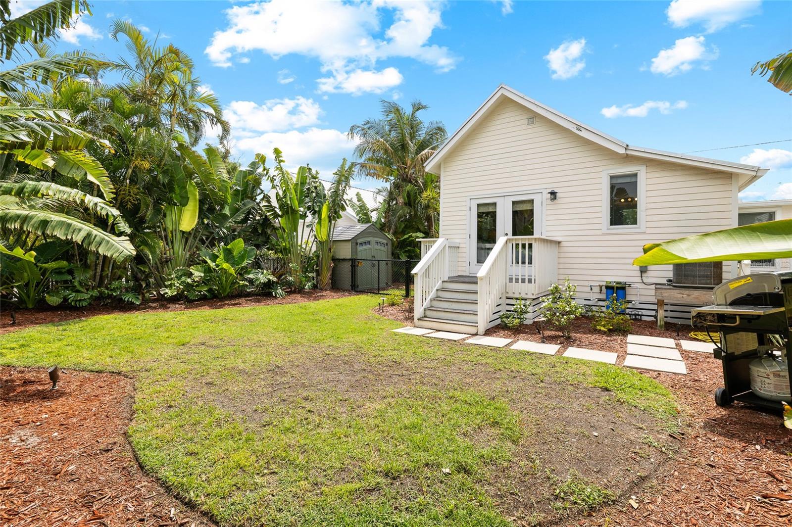 340 PALM AVE