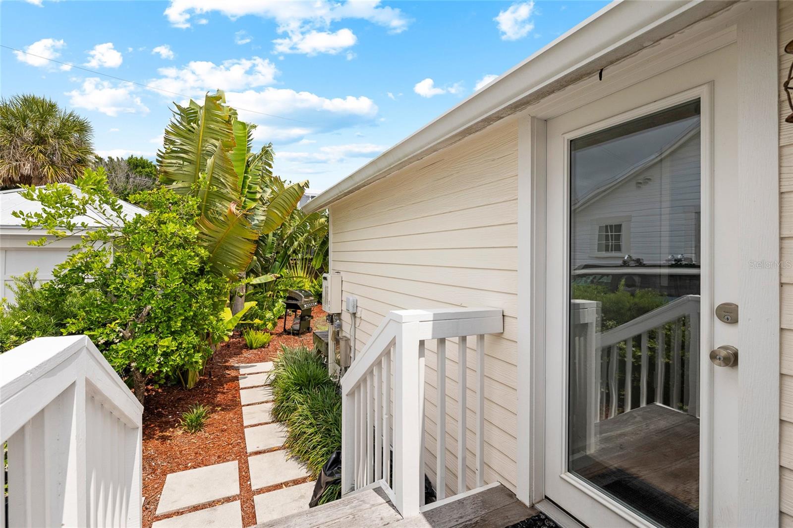 340 PALM AVE