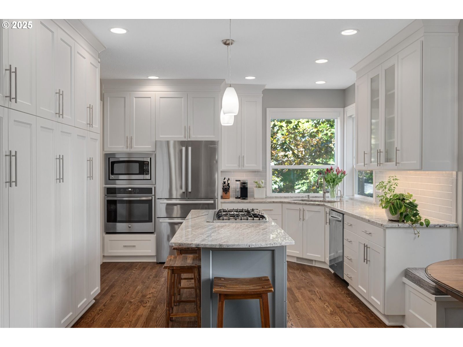 2255 RIVER HEIGHTS CIR