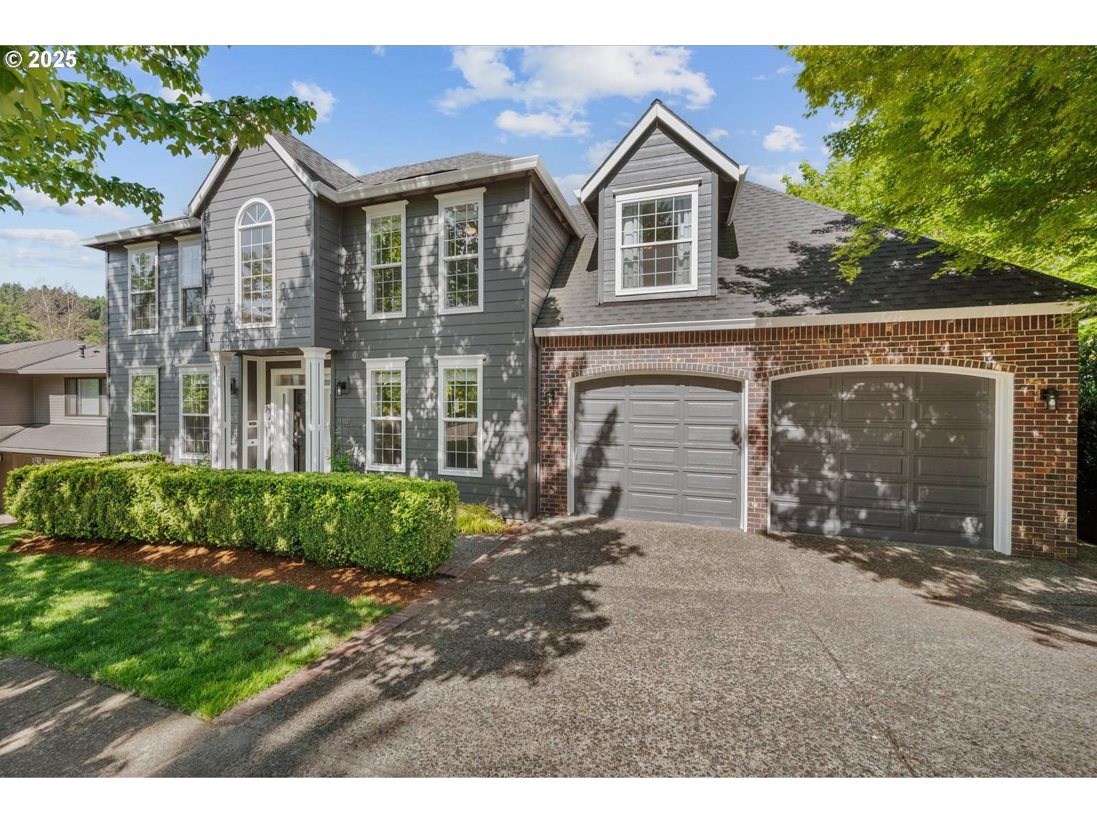 2255 RIVER HEIGHTS CIR