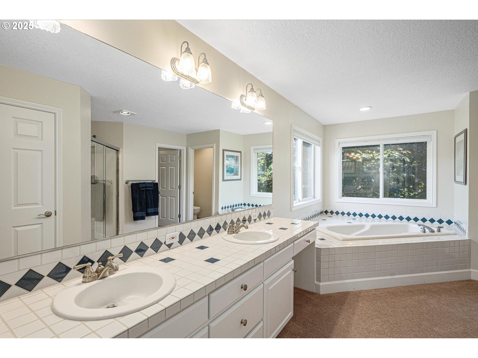 2255 RIVER HEIGHTS CIR