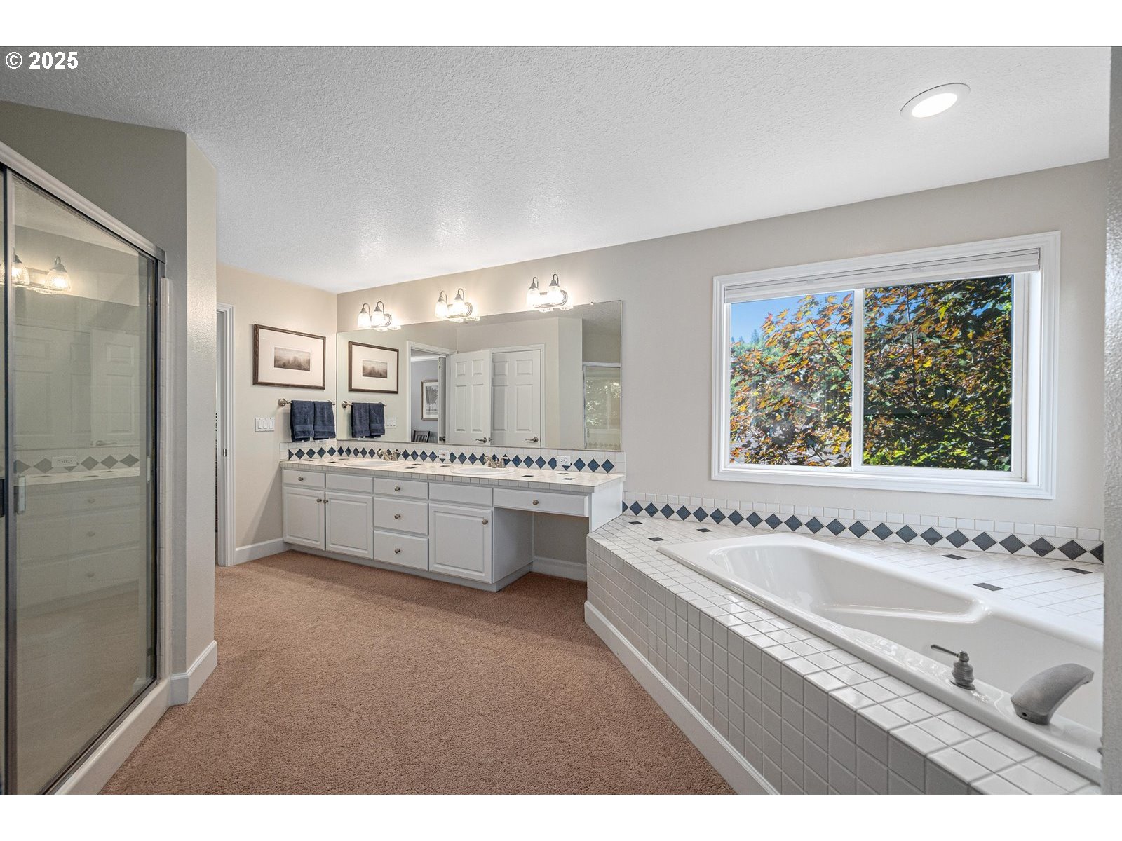 2255 RIVER HEIGHTS CIR