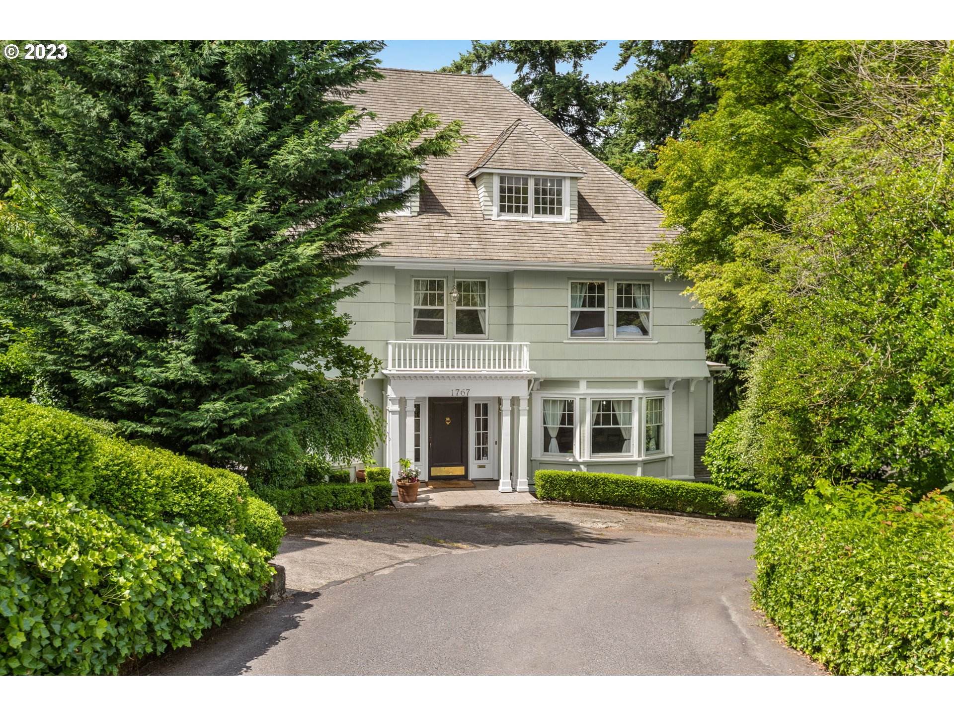 1767 SW PROSPECT DR