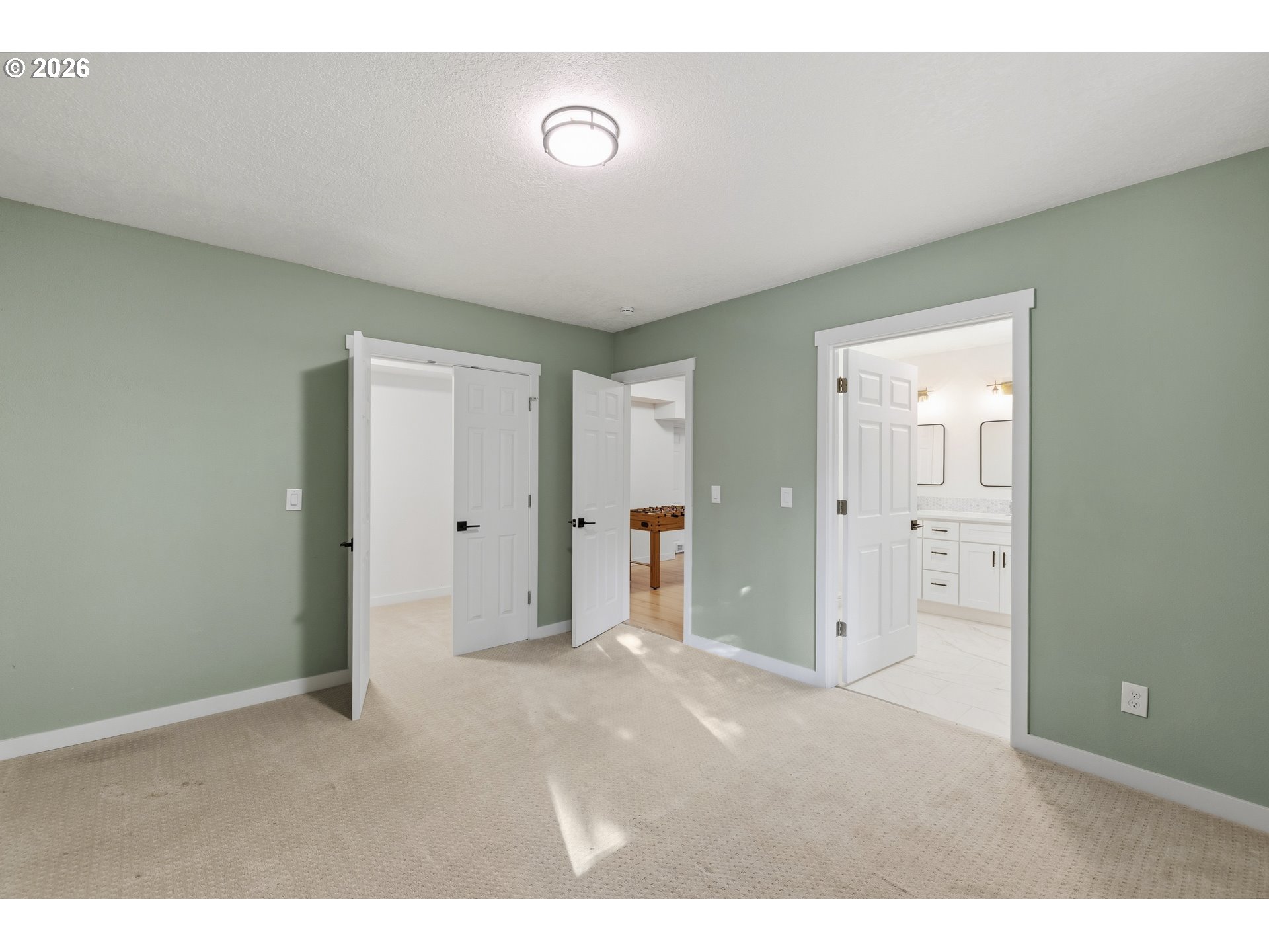 12 DA VINCI ST