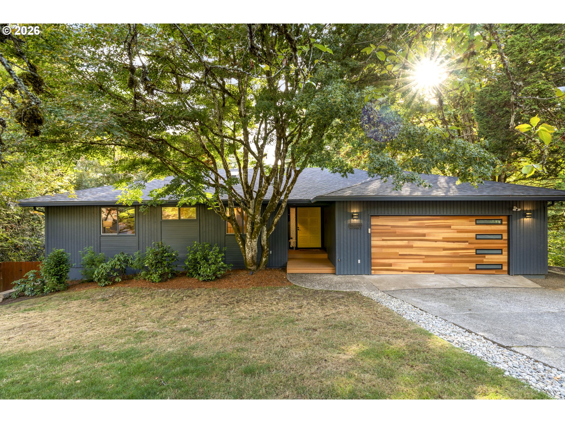 12 DA VINCI ST