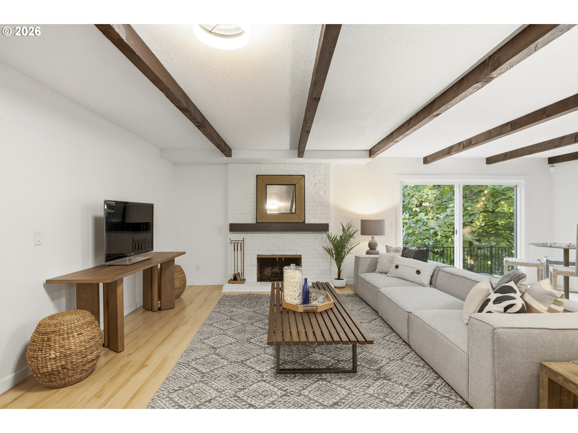 12 DA VINCI ST
