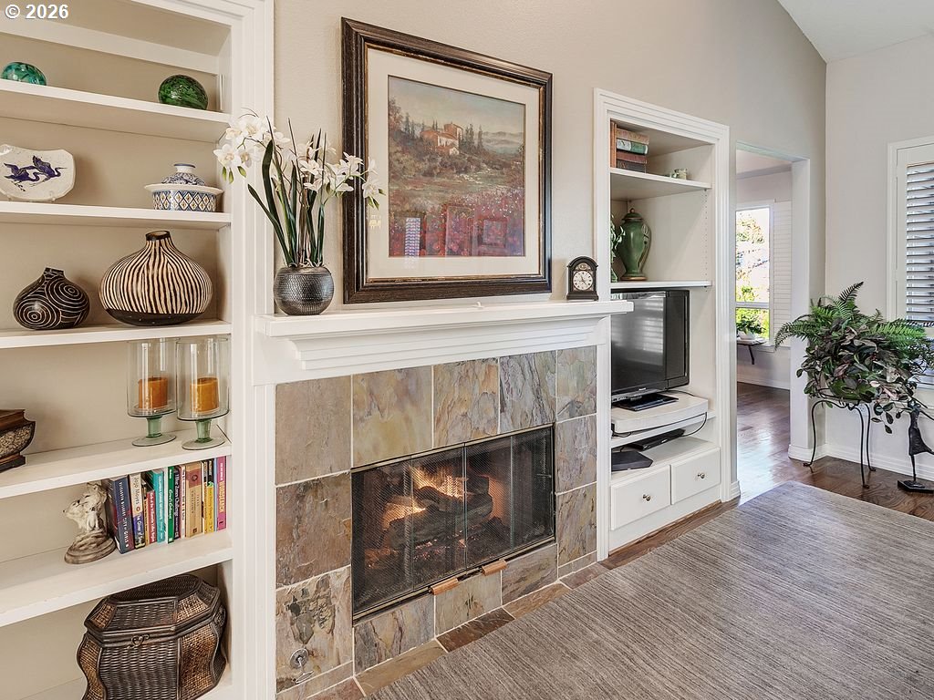 3011 CLUB HOUSE CT