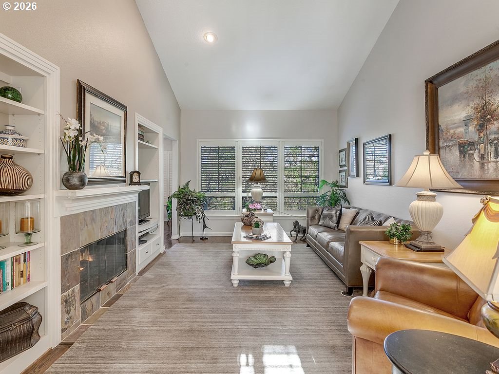 3011 CLUB HOUSE CT
