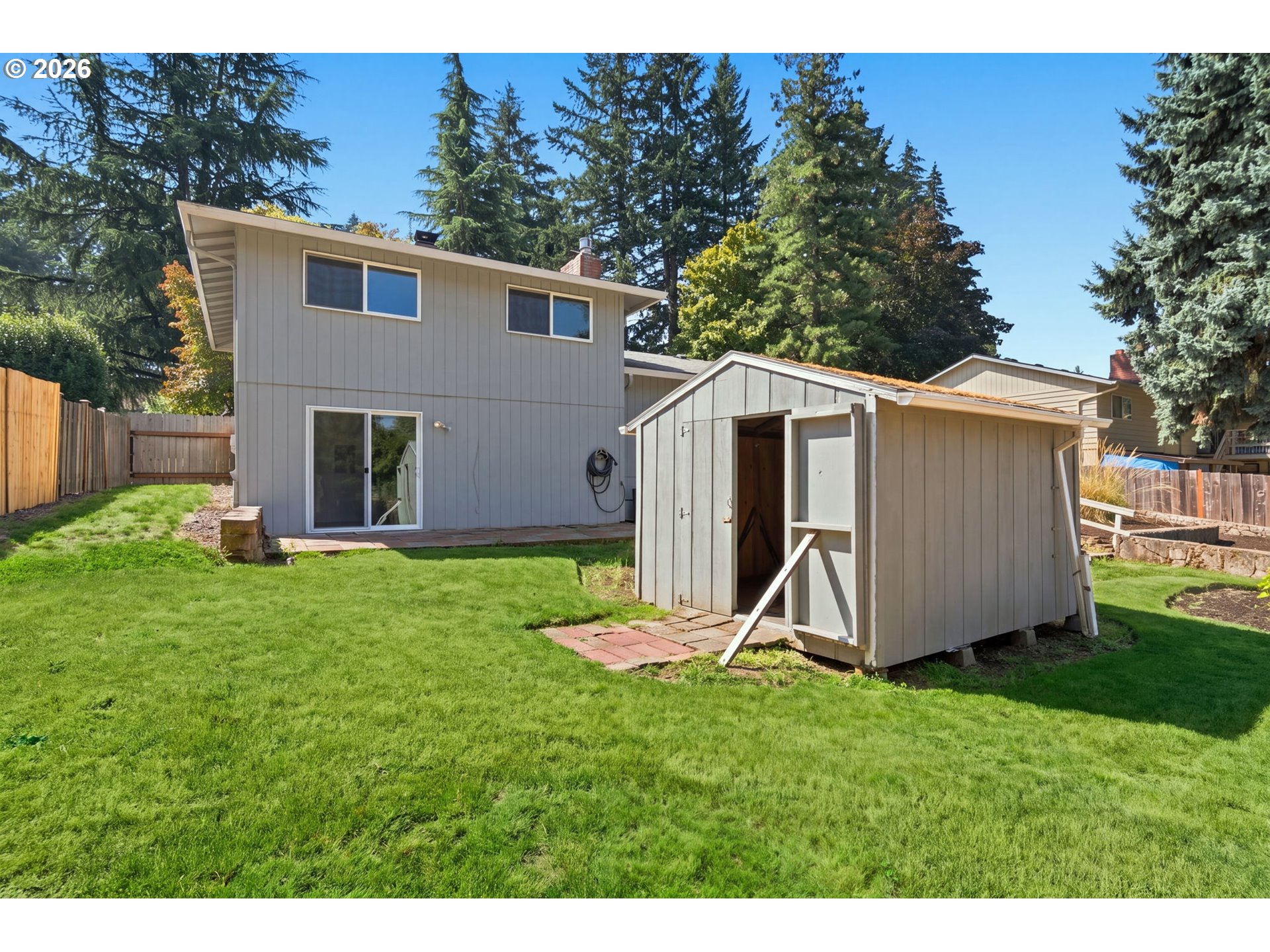 1120 DOUGLAS DR