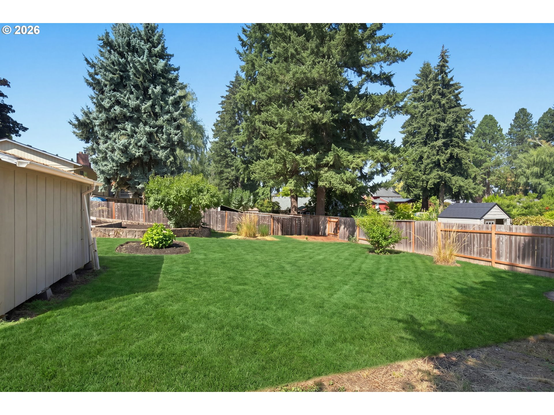 1120 DOUGLAS DR