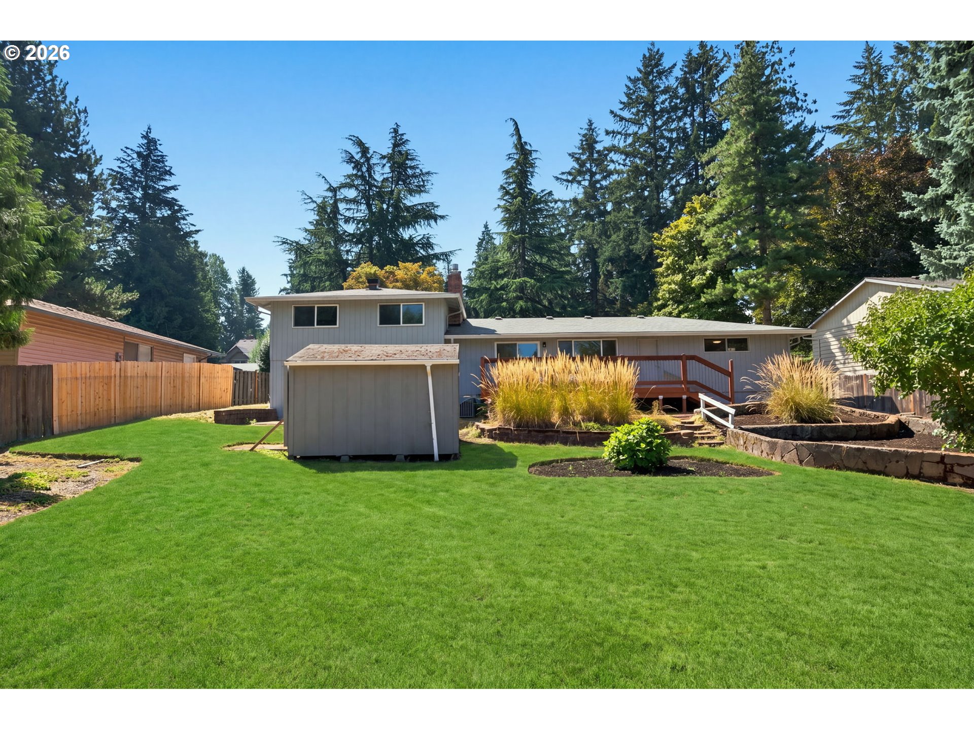 1120 DOUGLAS DR