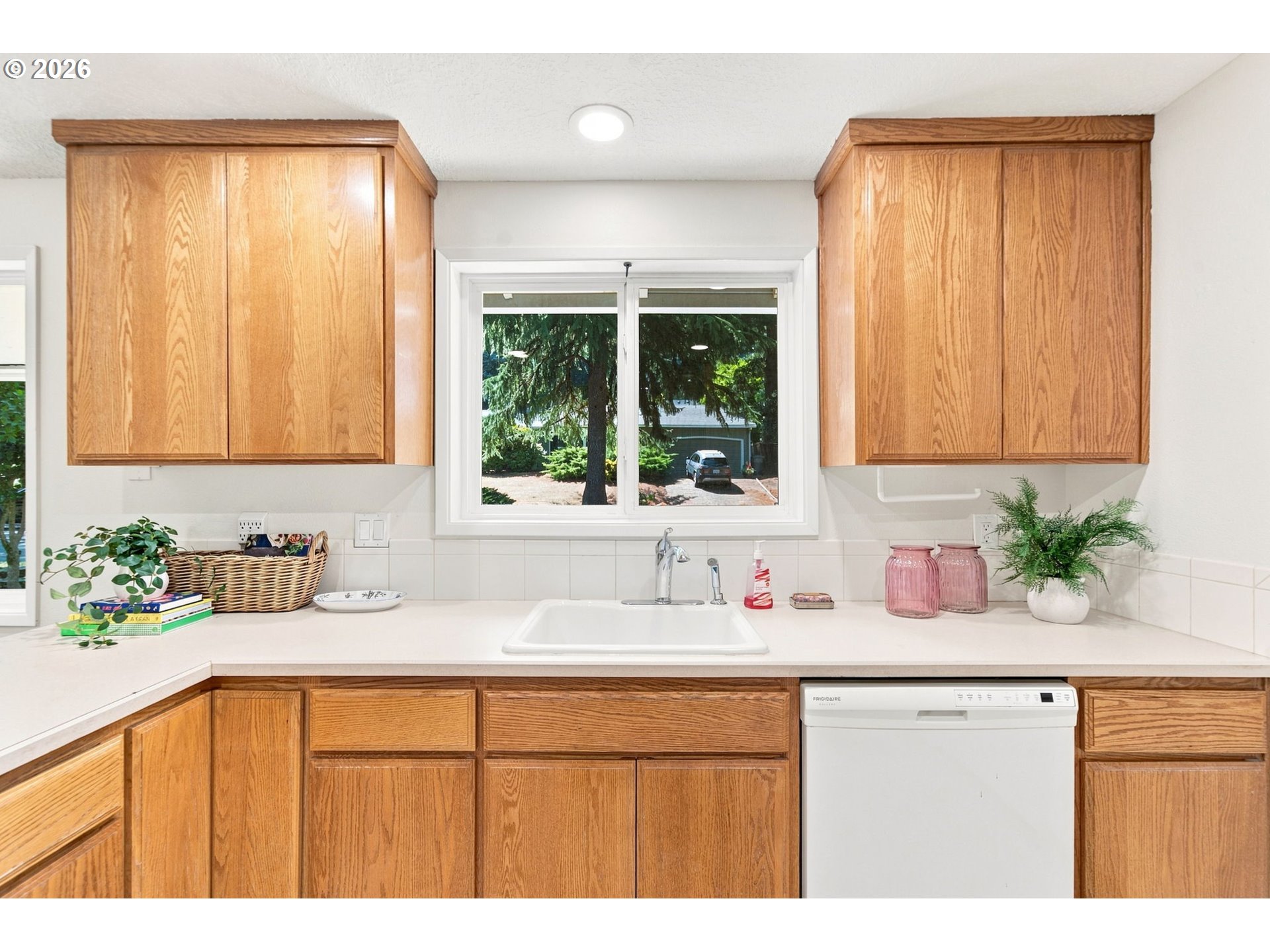 1120 DOUGLAS DR