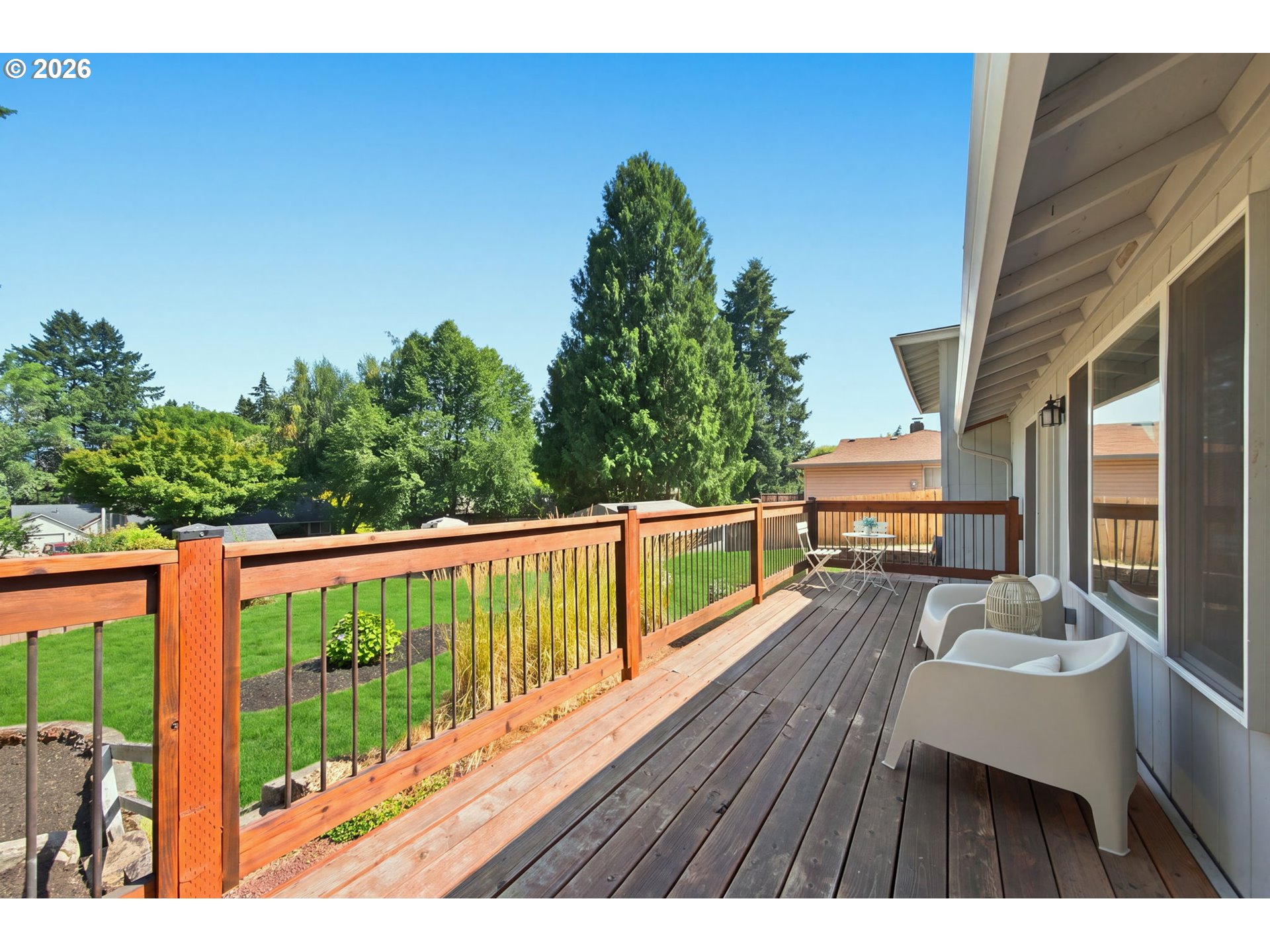 1120 DOUGLAS DR
