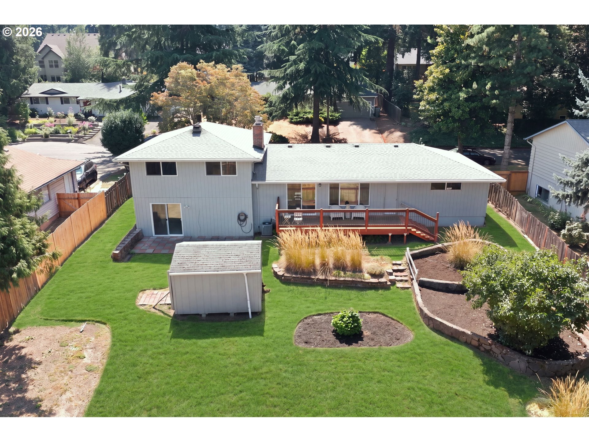 1120 DOUGLAS DR