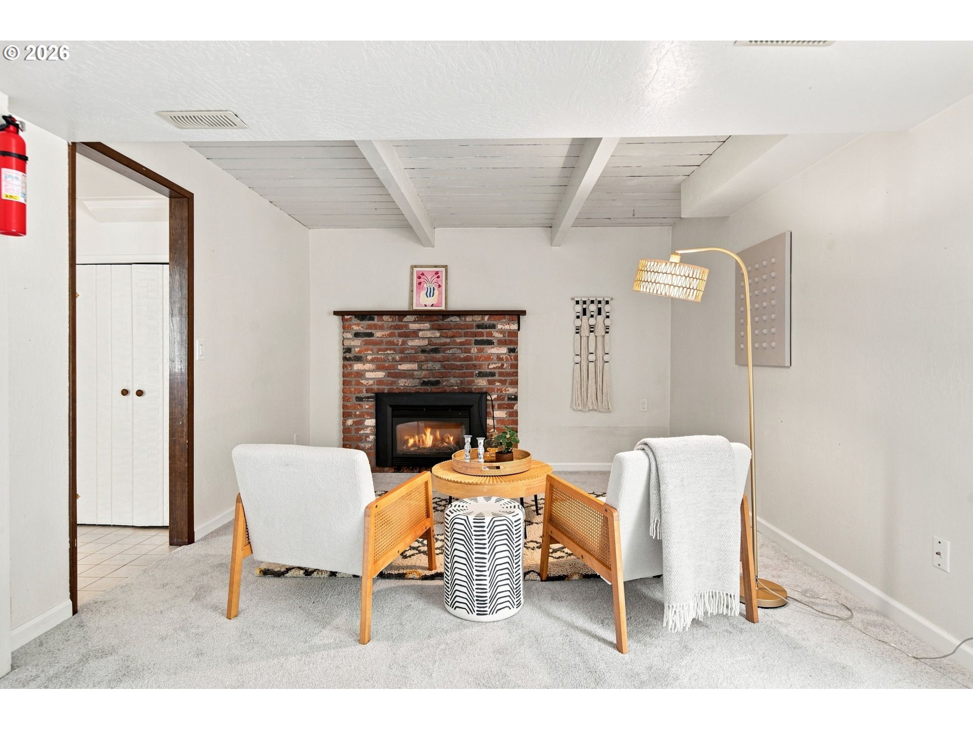 1120 DOUGLAS DR