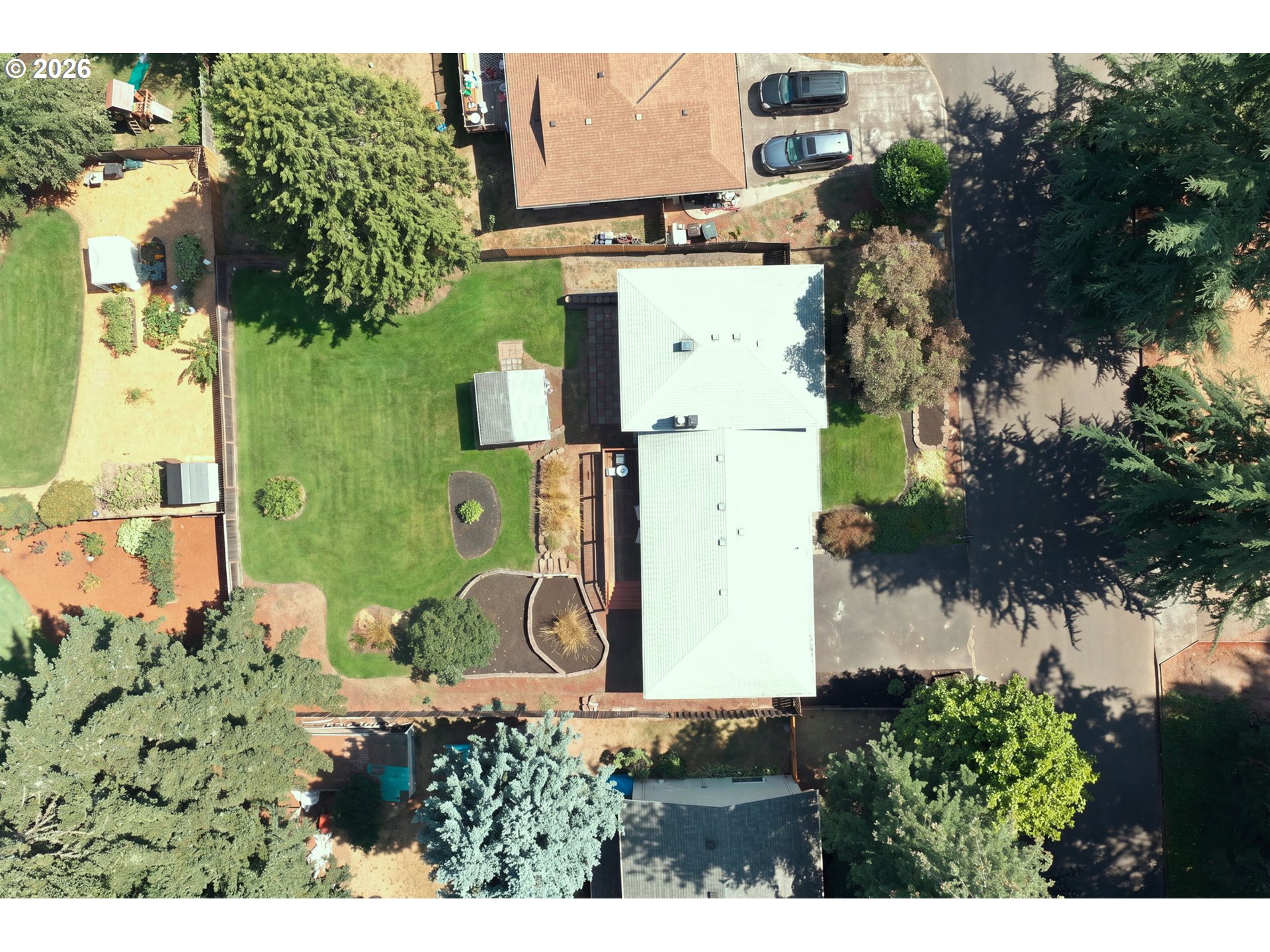 1120 DOUGLAS DR