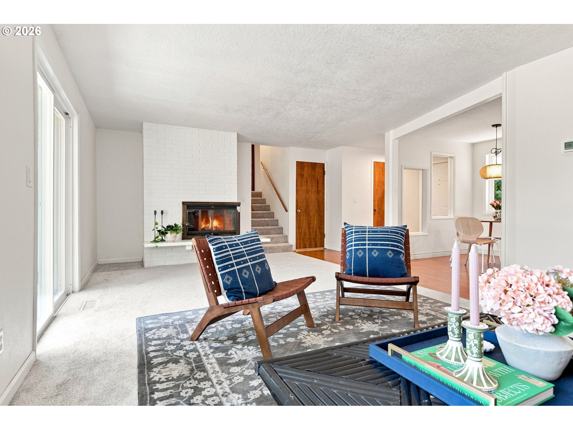 1120 DOUGLAS DR