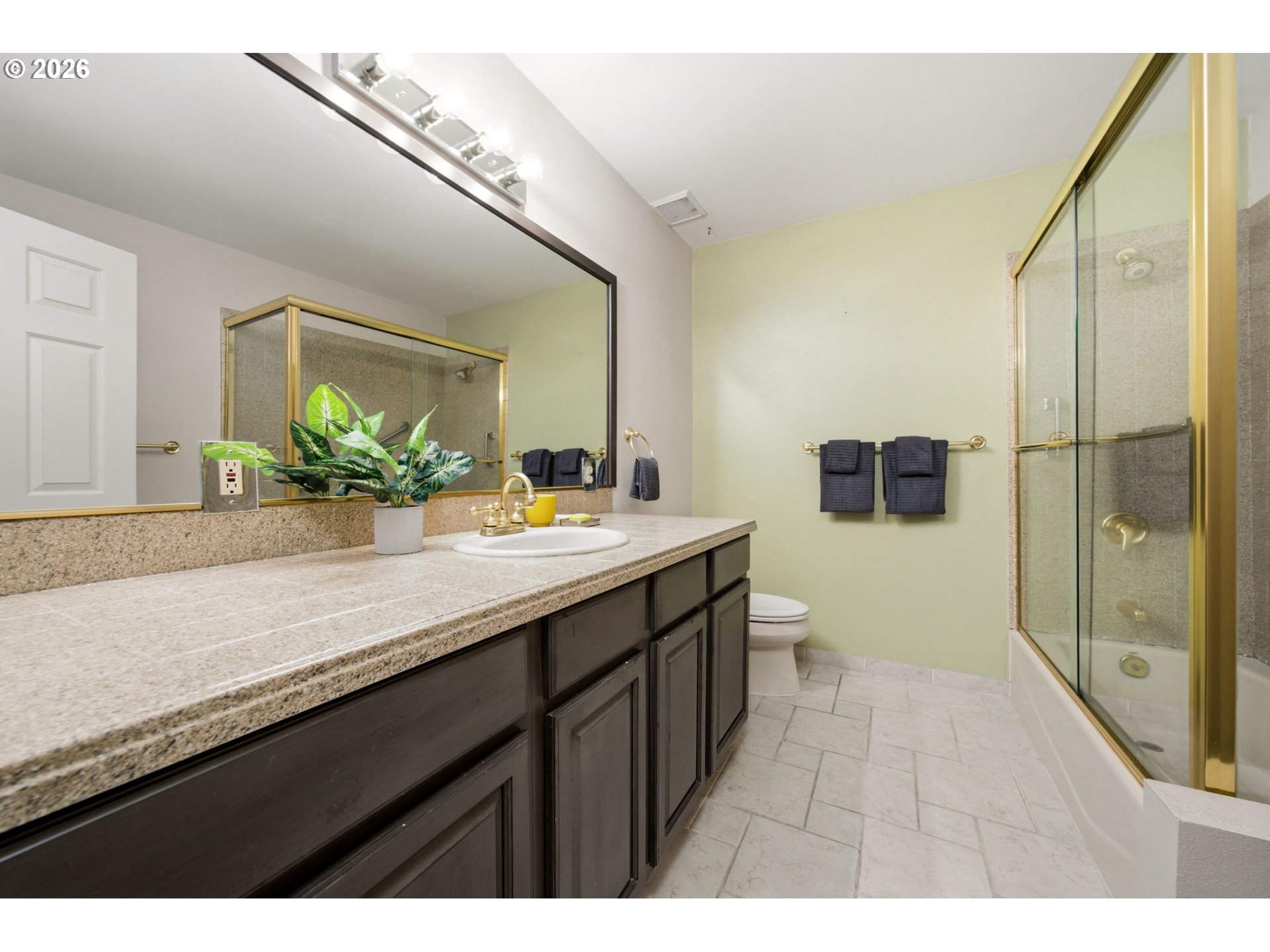 1804 HALL CT