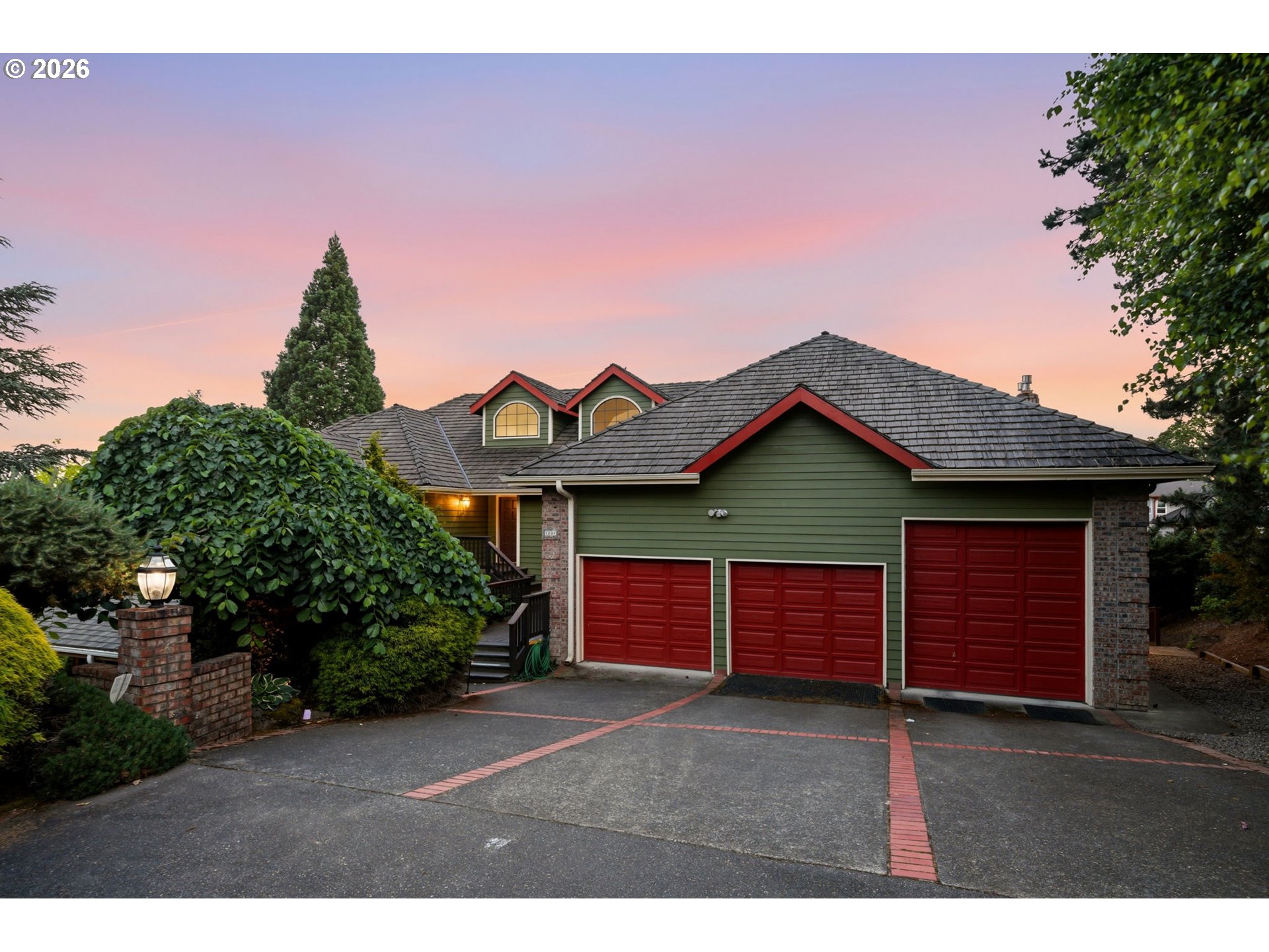 1804 HALL CT