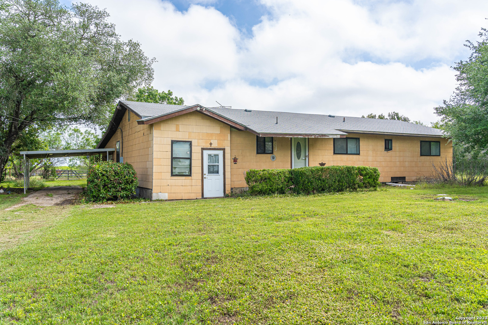 320 N Graytown Rd