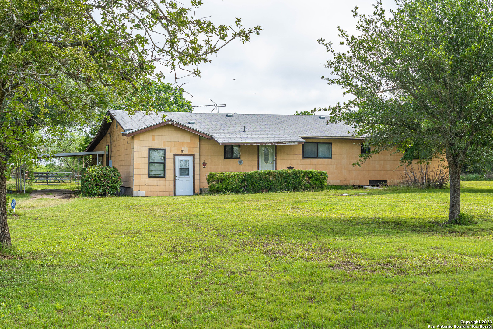 320 N Graytown Rd