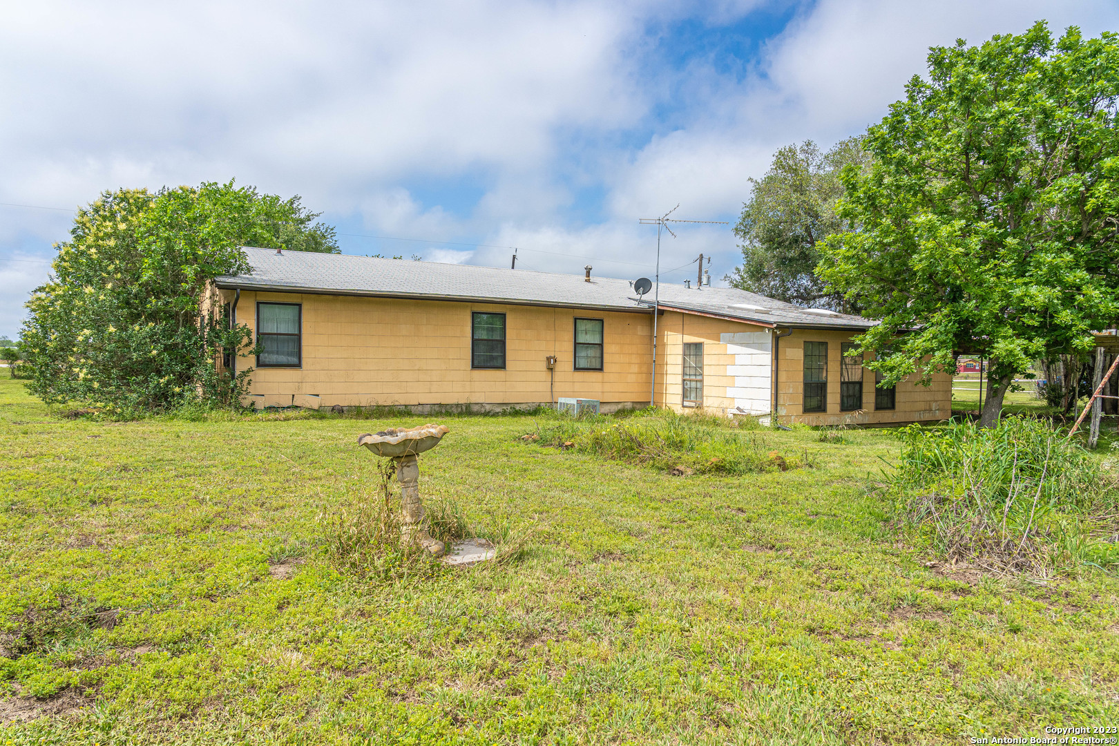 320 N Graytown Rd
