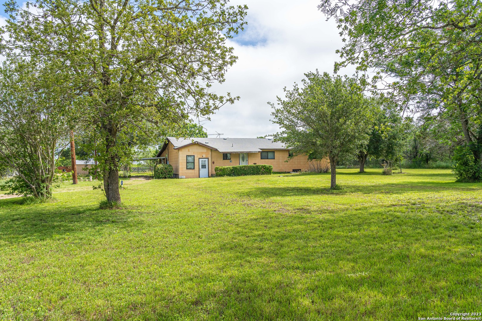 320 N Graytown Rd