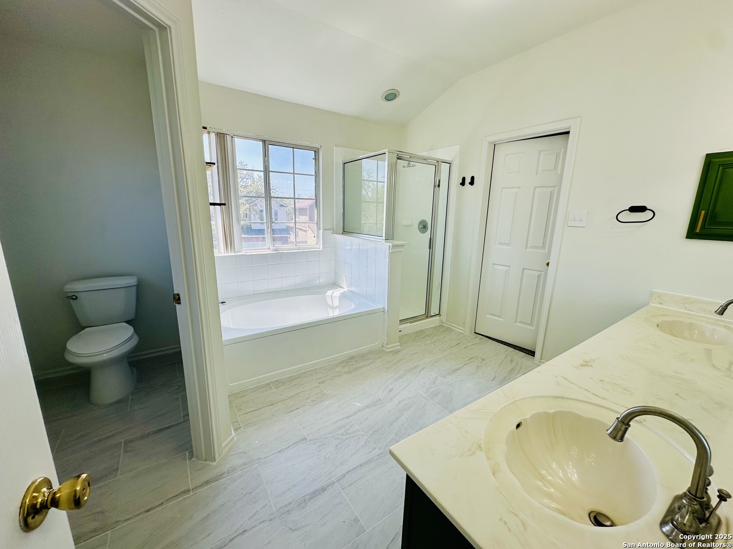 1064 Maltese ln