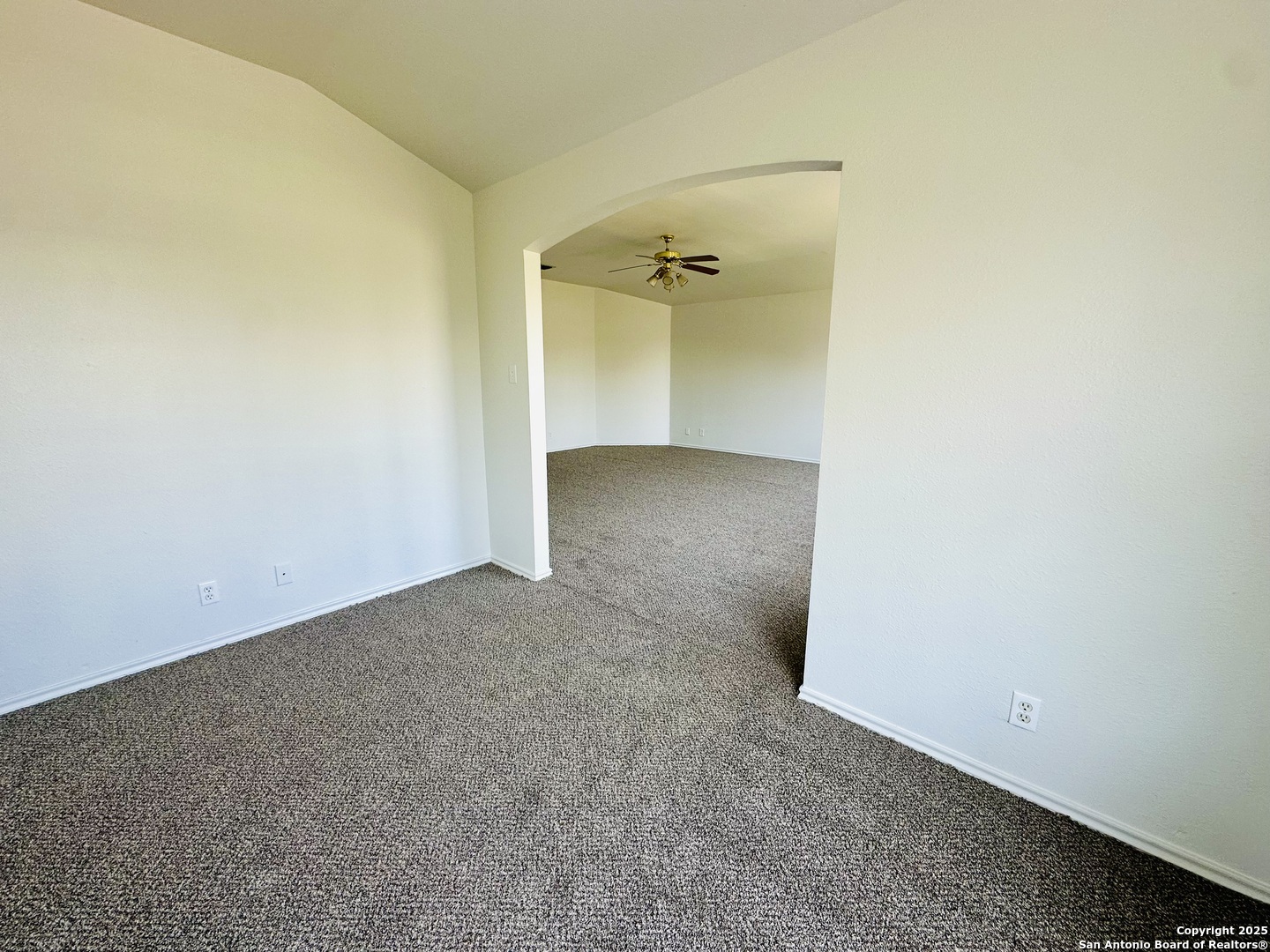 1064 Maltese ln