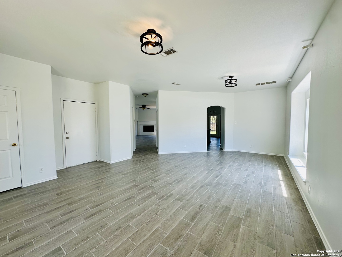1064 Maltese ln
