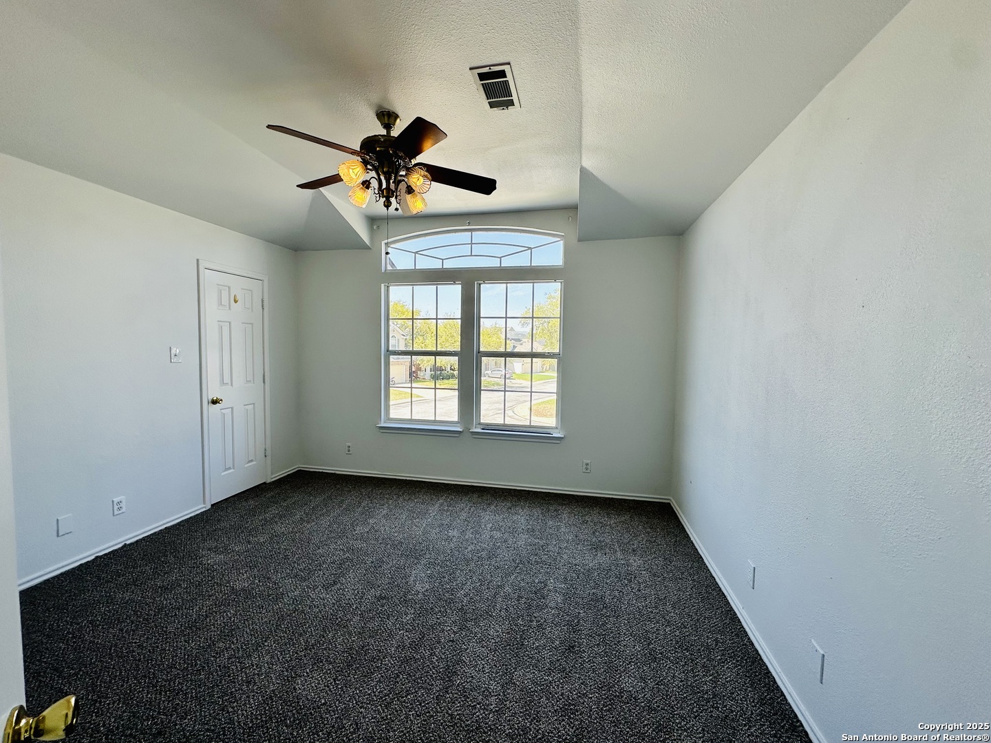 1064 Maltese ln
