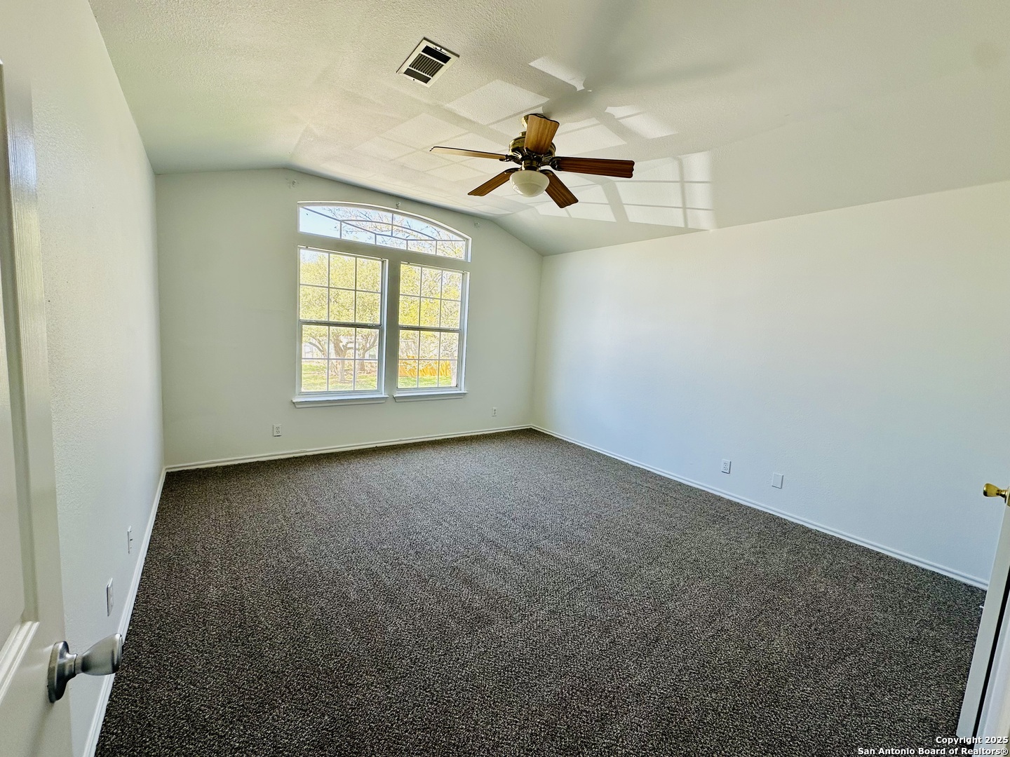 1064 Maltese ln