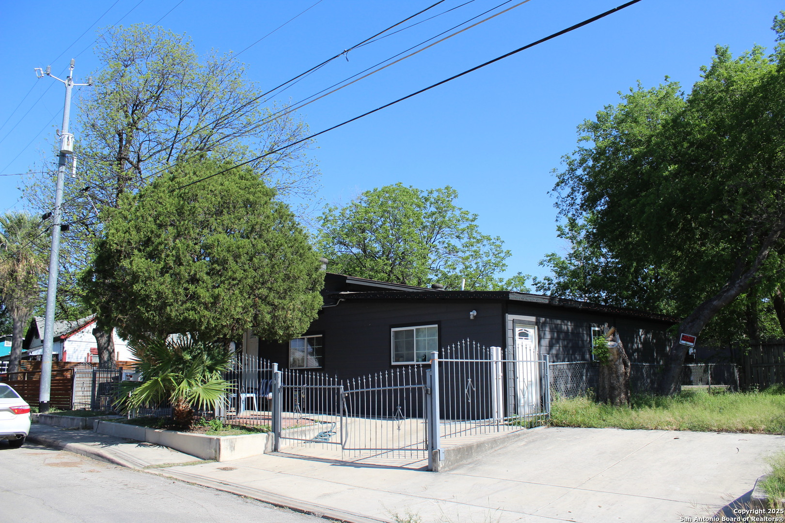 203 Forrest Ave
