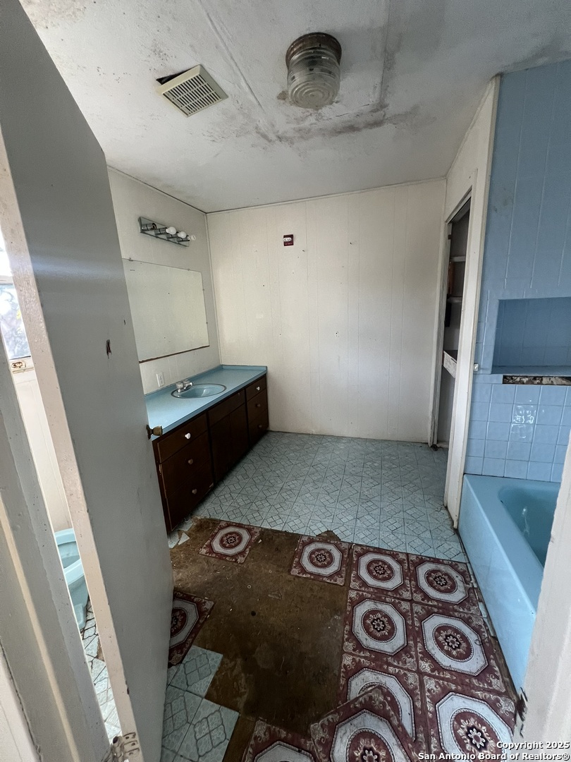 3702 Southport