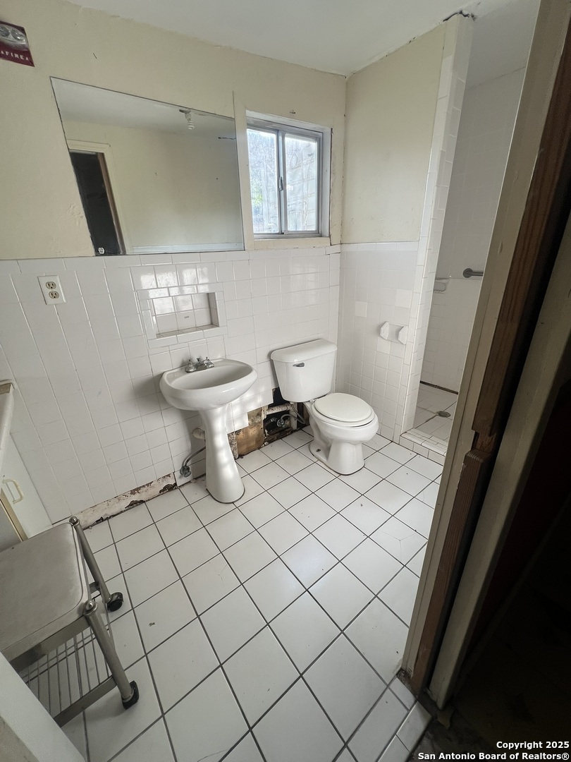 3702 Southport