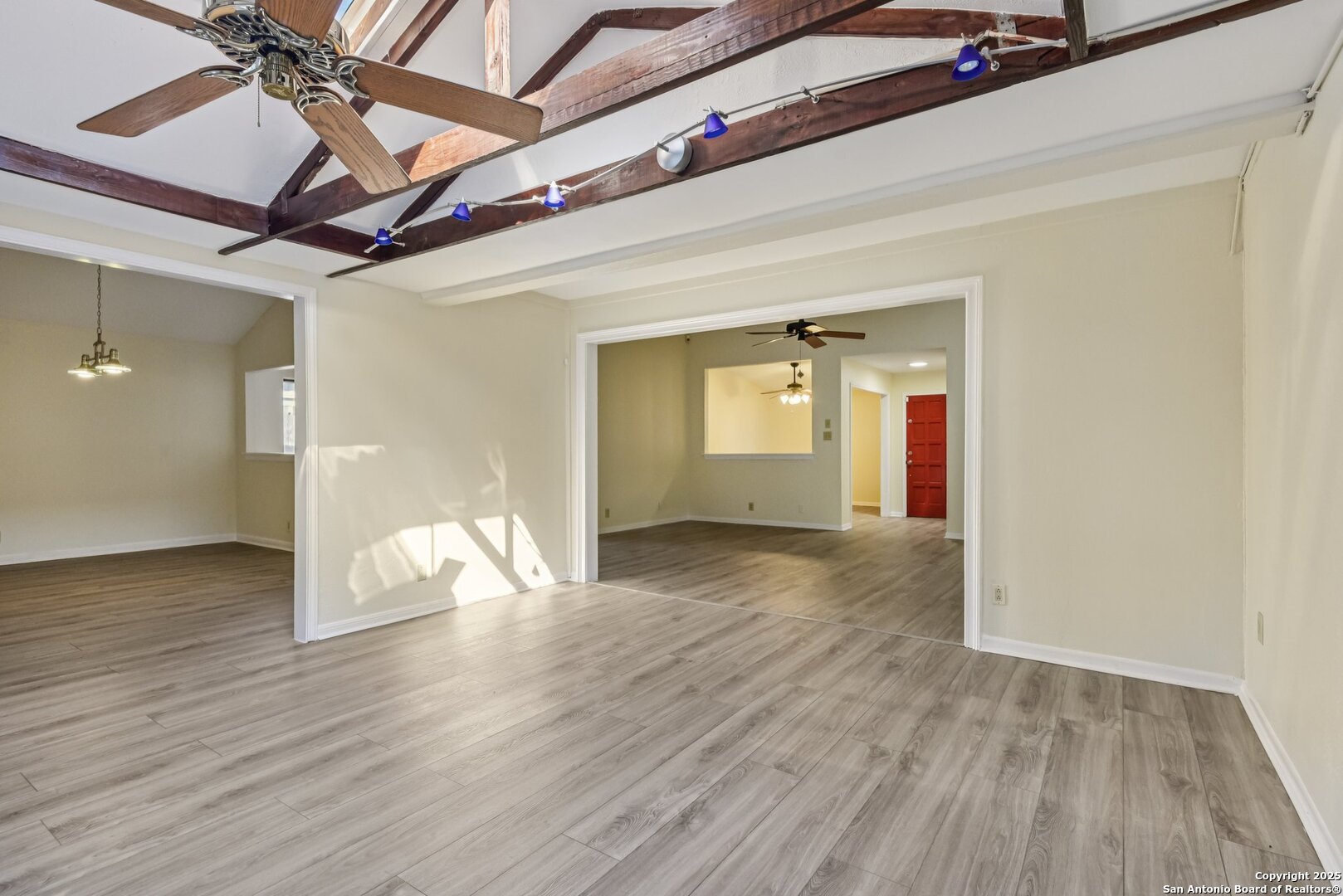 5904 Spring Valley