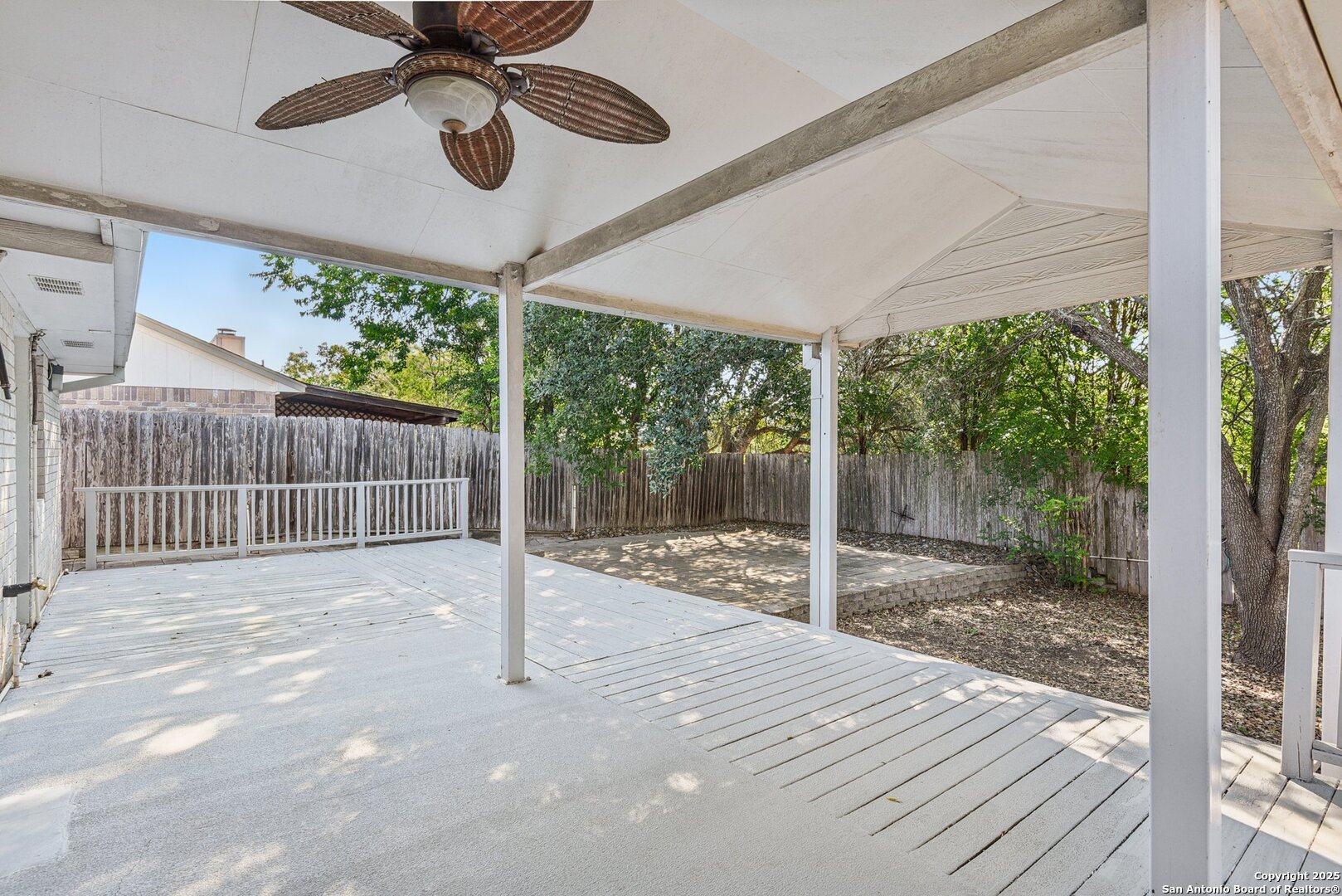5904 Spring Valley