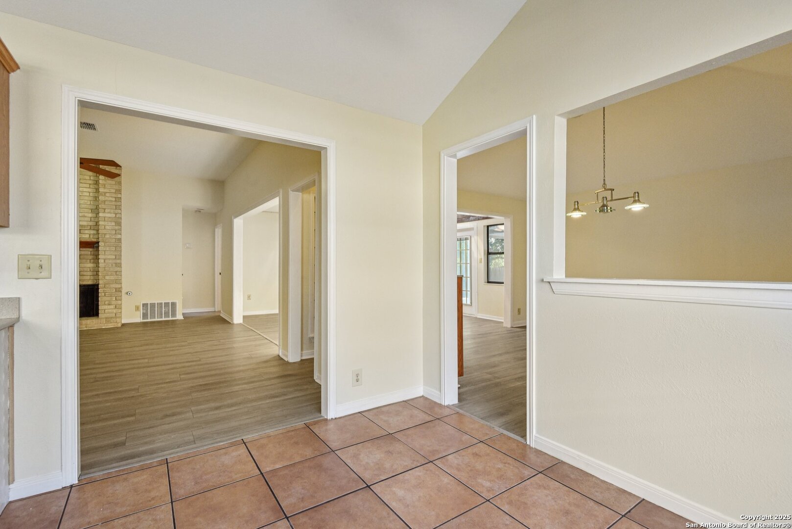 5904 Spring Valley