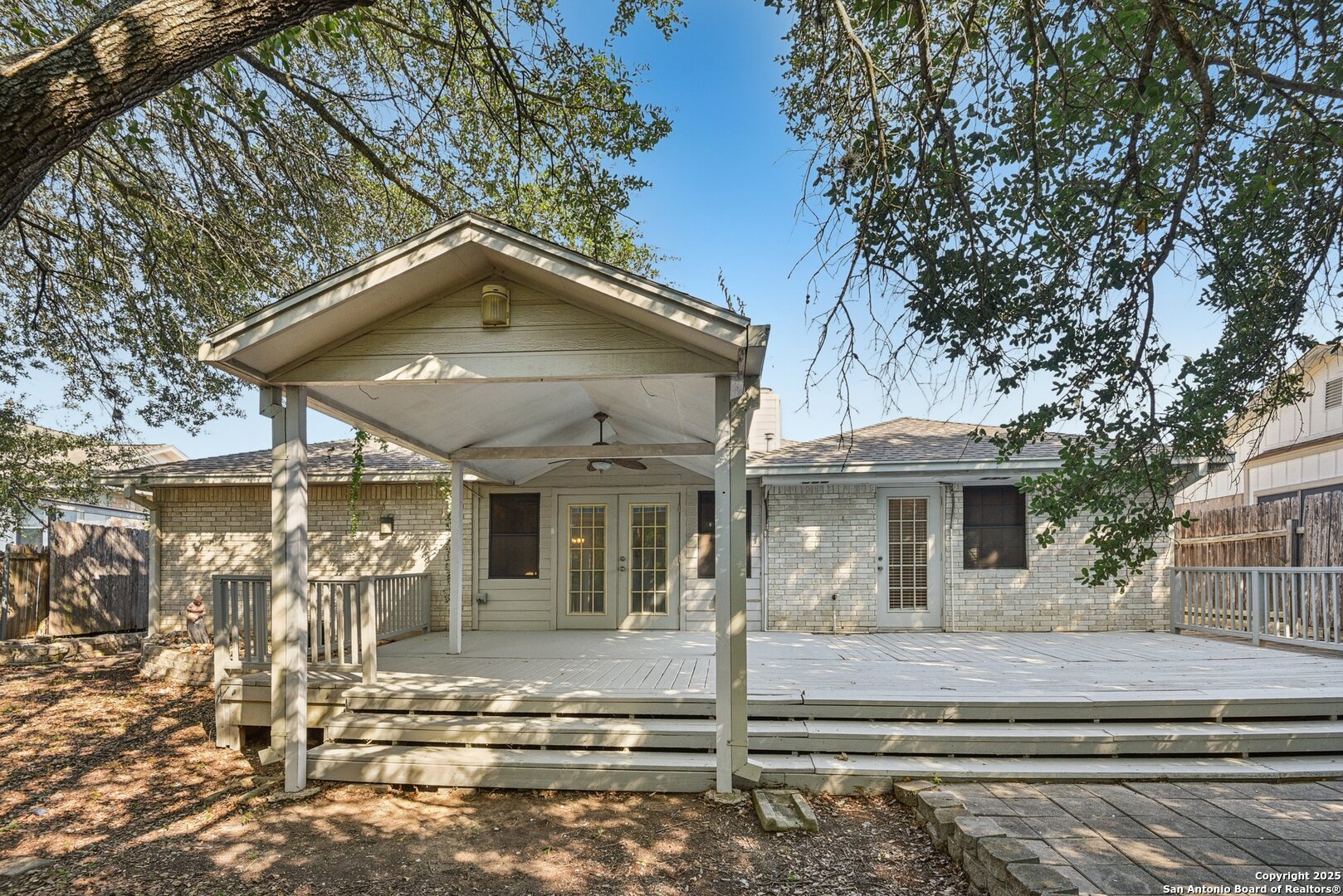 5904 Spring Valley