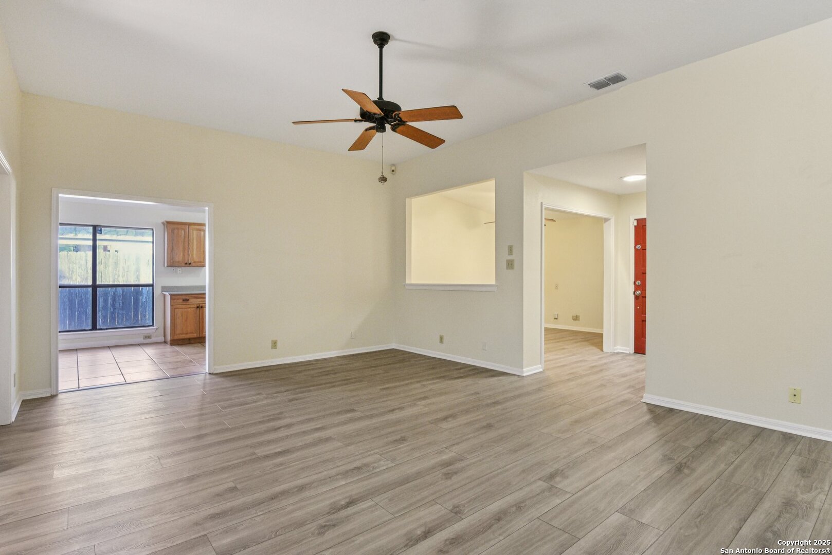 5904 Spring Valley