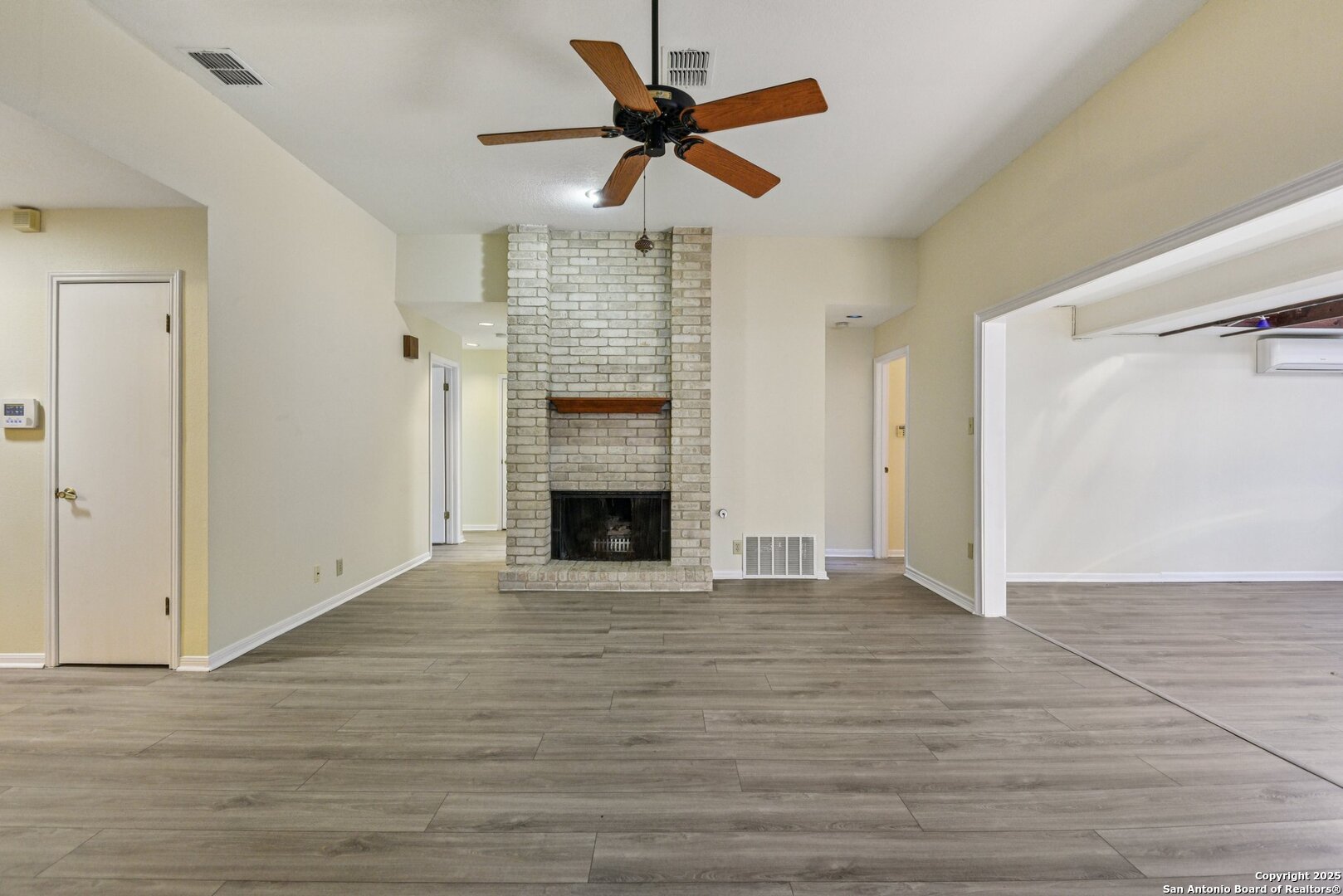 5904 Spring Valley