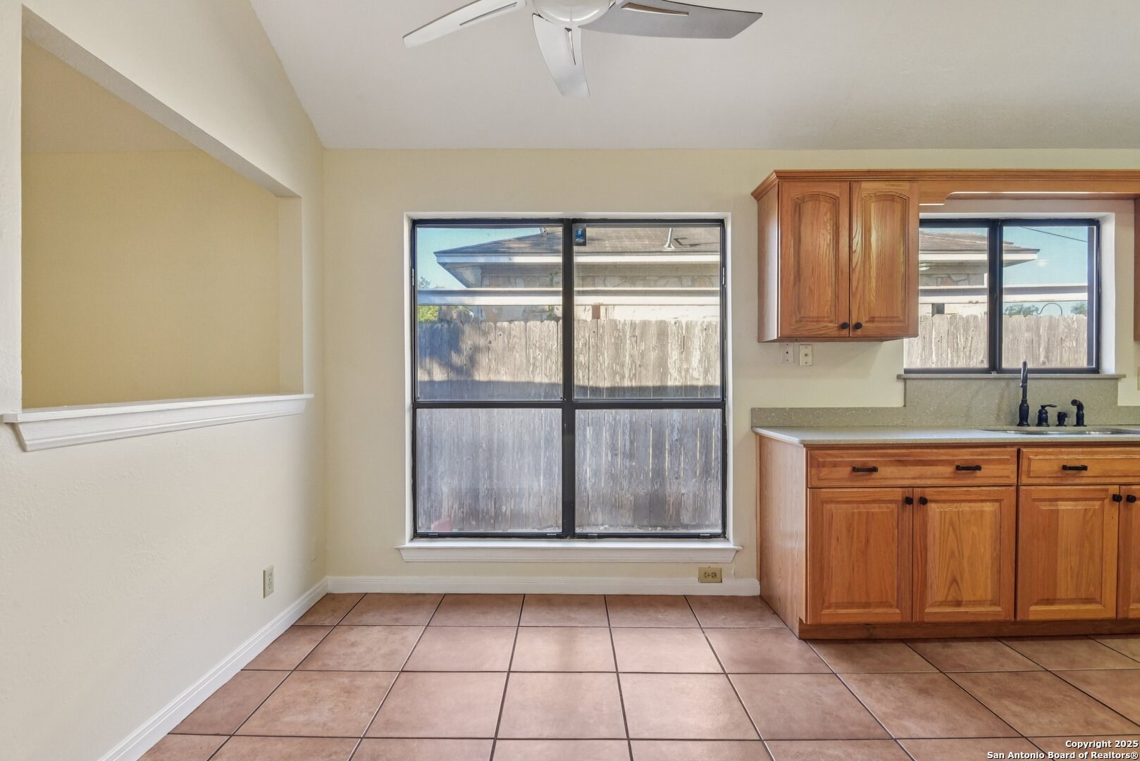5904 Spring Valley