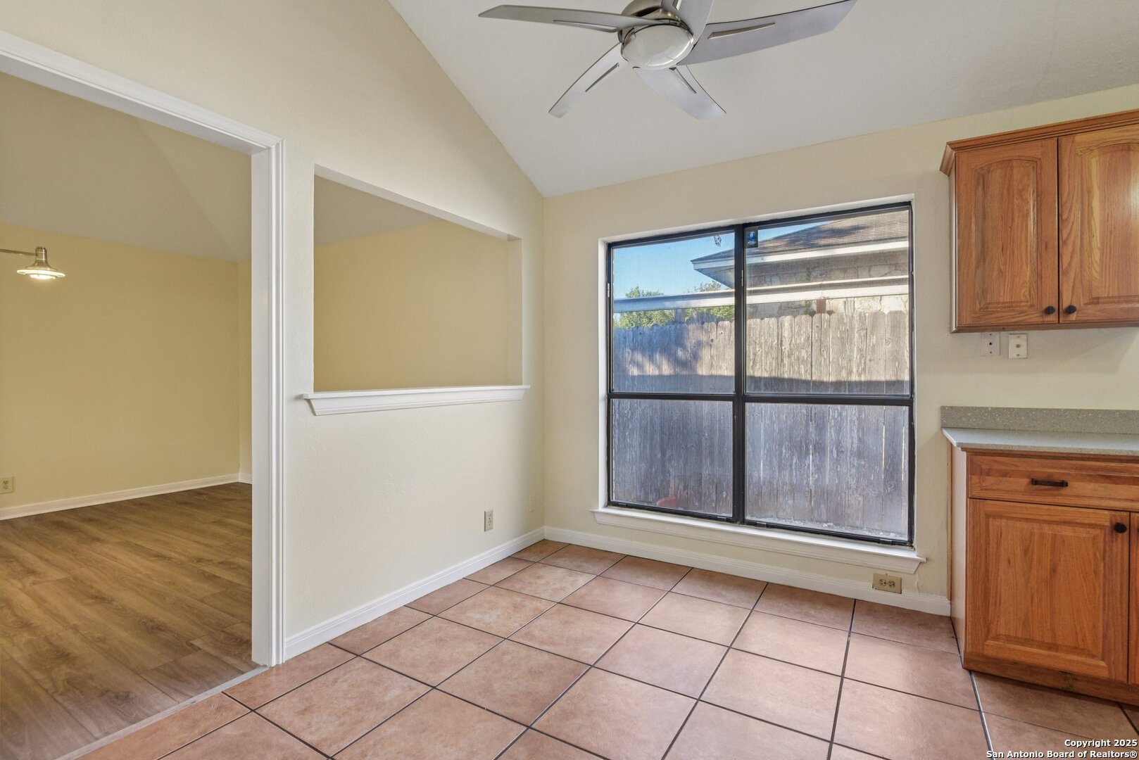 5904 Spring Valley
