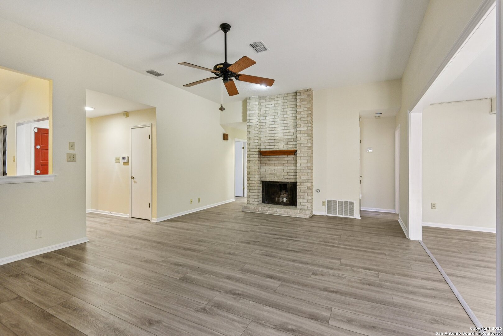 5904 Spring Valley