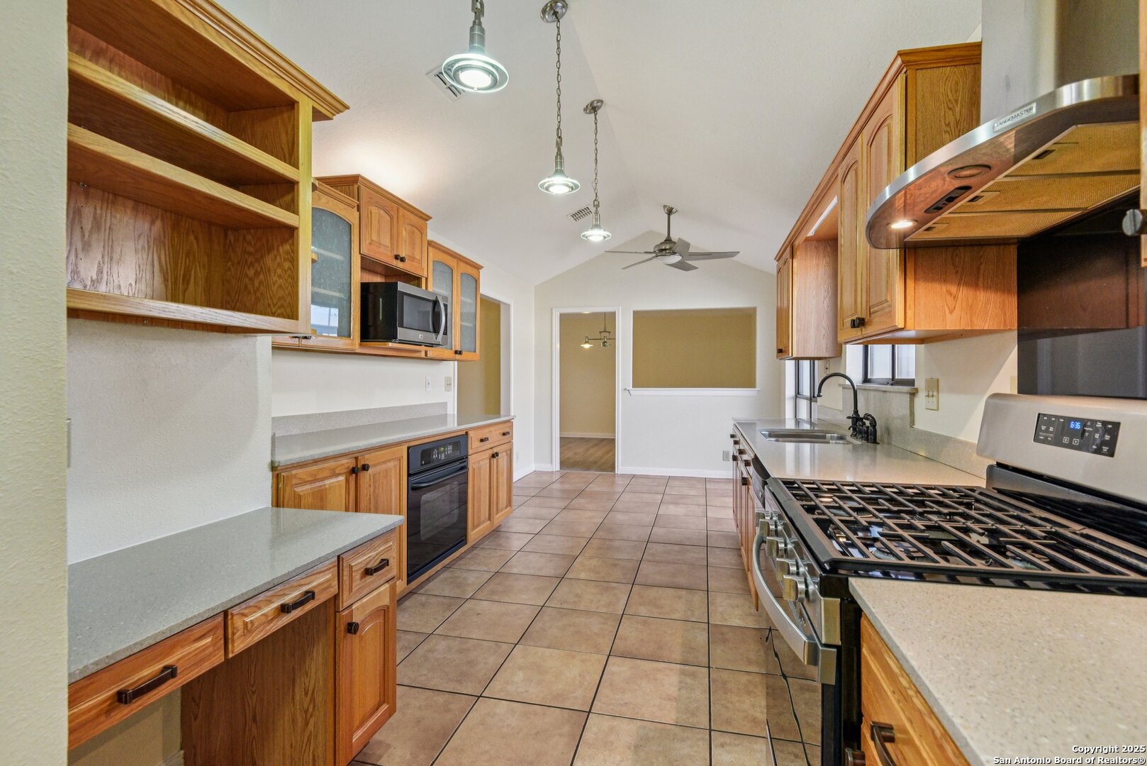 5904 Spring Valley