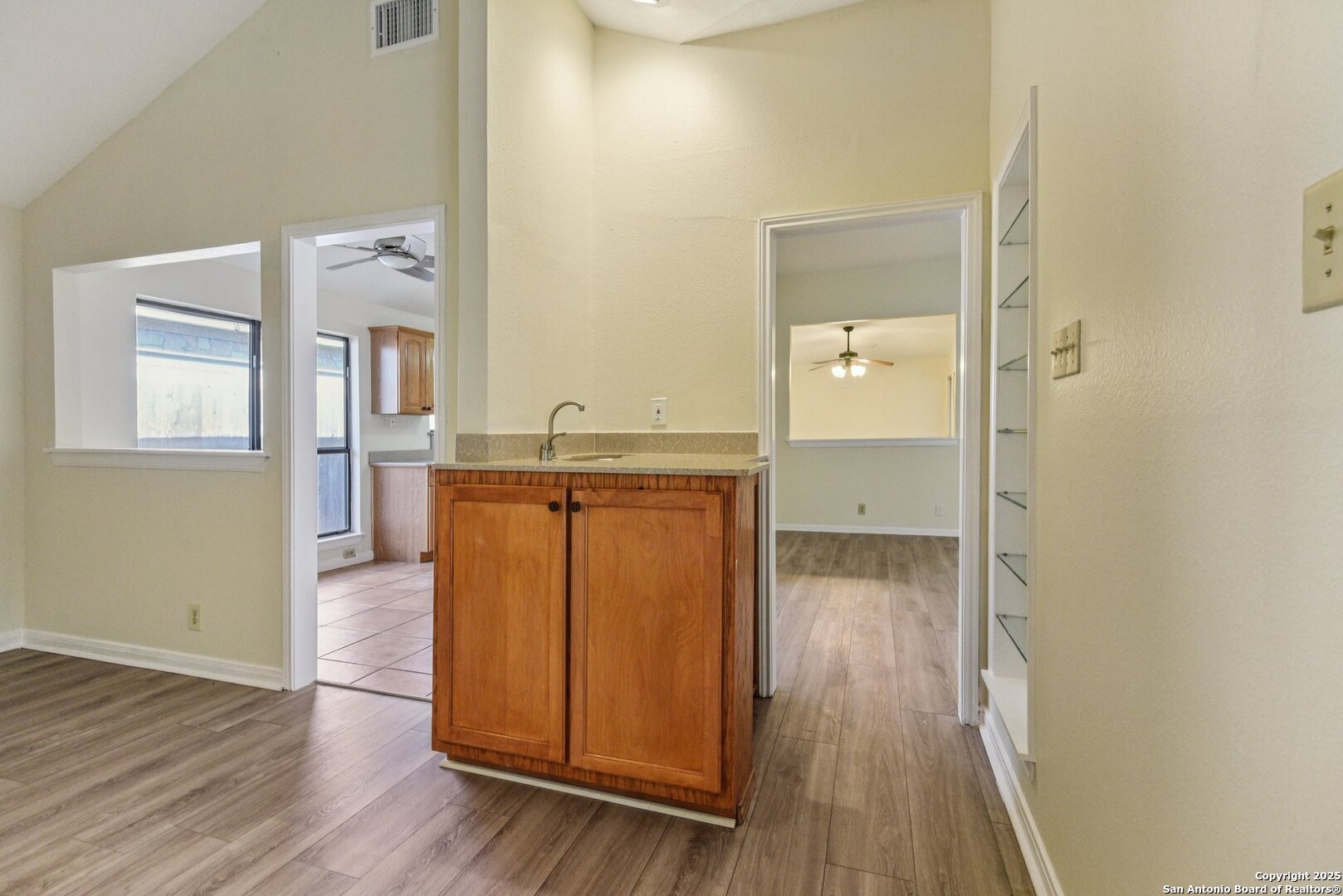 5904 Spring Valley