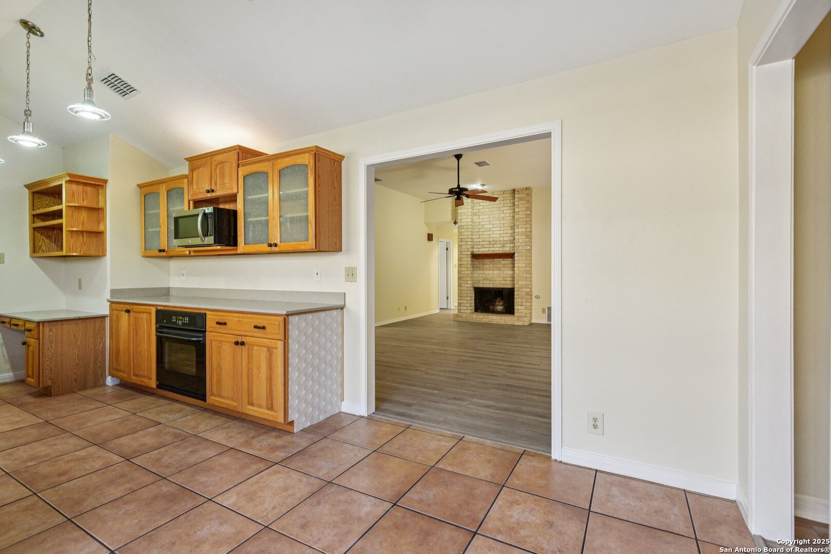 5904 Spring Valley