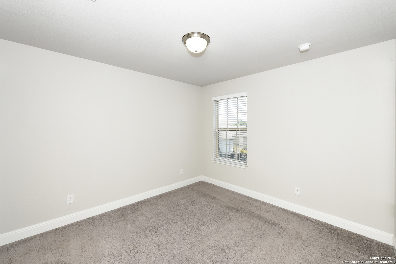 12523 E Wesley Creek